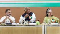 mallikarjun kharge attacks pm modi says govt will sell entire country