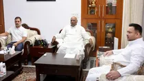Mallikarjun Kharge tejashwi yadav rahul gandhi
