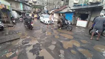Man Demanded 50 Lakh Compensation From Bengaluru Mahanagara Palike for physical agony due to broken roads 