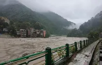 Pratapgarh couple missing in Sikkim going on honeymoon car fell into a river uttar pradesh