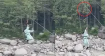 manali zipline accident girl falls injured due to belt break video viral