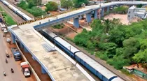 Bridge with 90-degree turn