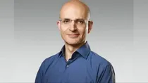 indian origin sabih khan new coo of apple