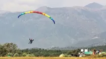 himachal pradesh dharamshala para glider crash gujarat tourist died