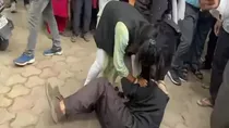 Mathura Fight Between Two Female Lawyers, Video Goes Viral