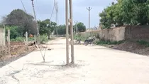 Jamnagar electric poles installed in the middle of the road
