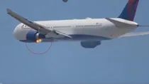 plane's engine catches fire video Delta Airlines Boeing 767 makes emergency landing