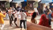 Mathura Barsana two groups of lassi sellers got into a scuffle with each other