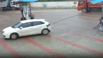 Hathras Car Driver Ran Away