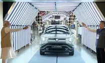 PM Narendra Modi flag off maruti e vitara 