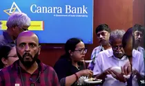 Kerala canara bank manager bans beef in canteen, employees protest by eating beef
