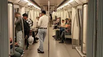 Delhi Metro Commuters Pickpockets
