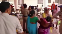 mp jabalpur one husband two wives clash in sp office