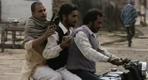 bhopal thieves abandon 2 lakh bike after looting 80 thousand
