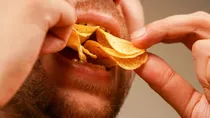 five worst snacking mistakes that lead to poor digestion and weight gain