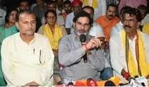 bihar elections prashant kishore rally on raghopur seat said giving 10 thousand to women by nitish kumar is official bribe