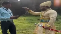 Maharashtra Youth Dressed Like Shivaji Threaten Guard For Not Learning Marathi
