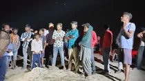 UP Bahraich boat carrying villagers capsized 13 people rescued one died eight still missing