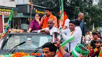 Bihar Buxar BJP MP Manoj Tiwari Being Attacked In A Roadshow