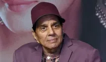 veteran actor dharmendra discharged from hospital further treatment will be at home