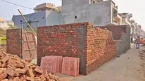 Meerut walls of house made overnight in middle of road 