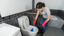 why you should never mix two bathroom cleaner