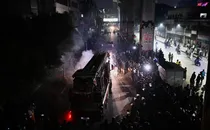 Protesters storm offices of  Bangladesh leading newspapers after sharif osman hadi