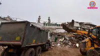 Encroachments around 100 year old Faiz Elahi mosque demolished 10 taken in custody