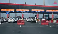 India barrier free toll plaza