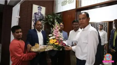 mamta banerjee sends flowers and sweets to bhai tarique rahman on bangladesh election win