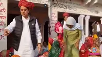 Tonk ex bjp mp sukhbir singh refuses blanket to muslim woman controversy video viral