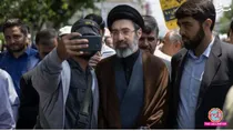 expert says newly released picture of iran supreme leader ayatollah moztaba khamenei is edited with ai