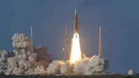 Artemis II mission nasa space agency moon orbit