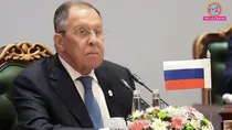 Russian foreign minister sergey lavrov warns journalist to take out gun at delhi press conference