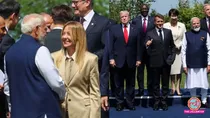 g7 summit medoli moment pm modi georgia meloni trump greenland macron watch viral audio
