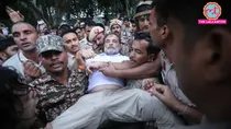 Rahul gandhi detained