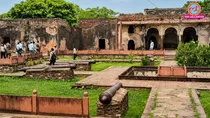 narwar fort cannon stolen: 