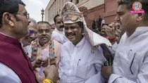 Dharmendra Pradhan, Dharmendra Pradhan Welcome, neet, Dharmendra Pradhan resign, Dharmendra Pradhan news, NEET paper leak, Parliament, Parliament protest, NDA leaders, cjp, cjp protest, Opposition slogans, Priyanka Gandhi Vadra