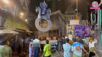 Mumbai Ganesh idol falls on devotees