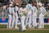 Imam-ul-Haq, Imam-ul-Haq injury, Imam-ul-Haq lords test injury, Imam-ul-Haq fake injuries, england vs pakistan, england vs pakistan lords test, england vs pakistan lords test 2026, Pakistan cricket, Babar Azam, इमाम उल हक, इंग्लैंड, पाकिस्तान, लॉर्ड्स टेस्ट