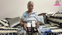 Martyr Vivek Saxena, Shaurya Chakra, Shaurya Chakra award, Martyr Vivek Saxena Mother, Shaurya Chakra medal, lucknow, lucknow news,