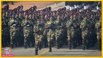 नई दिल्ली में 26 जनवरी के मौके पर परेड करती इंडियन आर्मी. फोटो क्रेडिट- PTI.