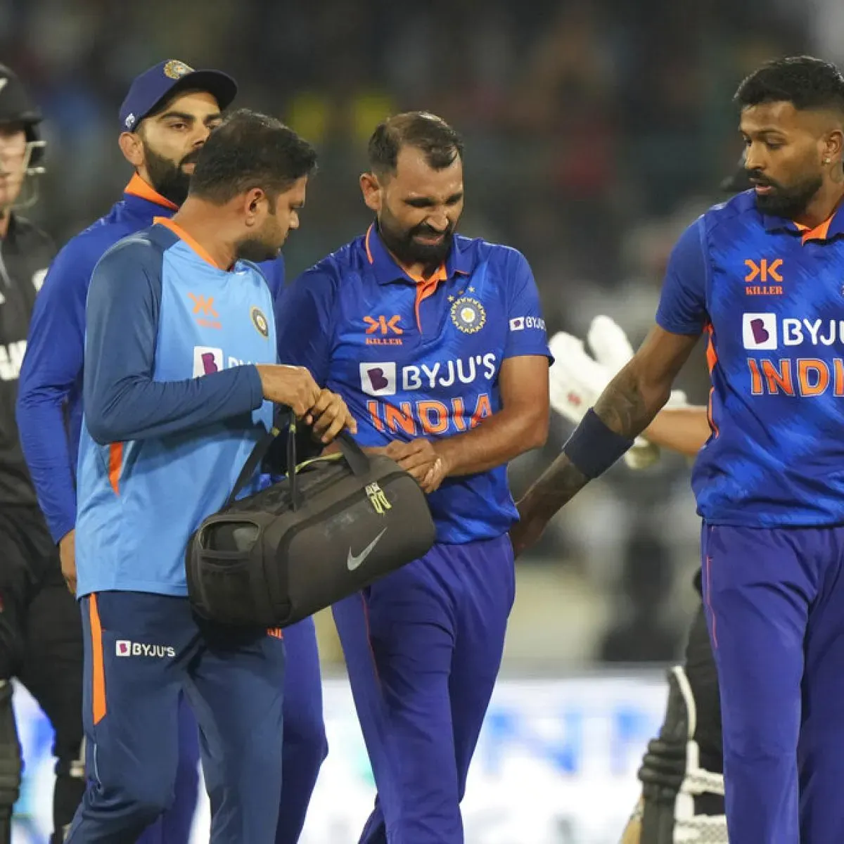 India vs New Zealand, 1st ODI: Mohammed Shami takes nasty blow on left thumb, leaves field in pain - India Today