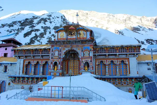 Heavy snowfall in Badrinath