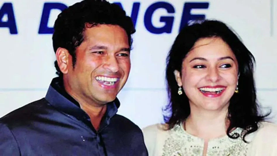 फेवरेट लव कपल्स में सबसे आगे सचिन-अंजलि, लालू-राबड़ी और अजय-काजोल - sachin  and anjali is best love couple in sports - AajTak