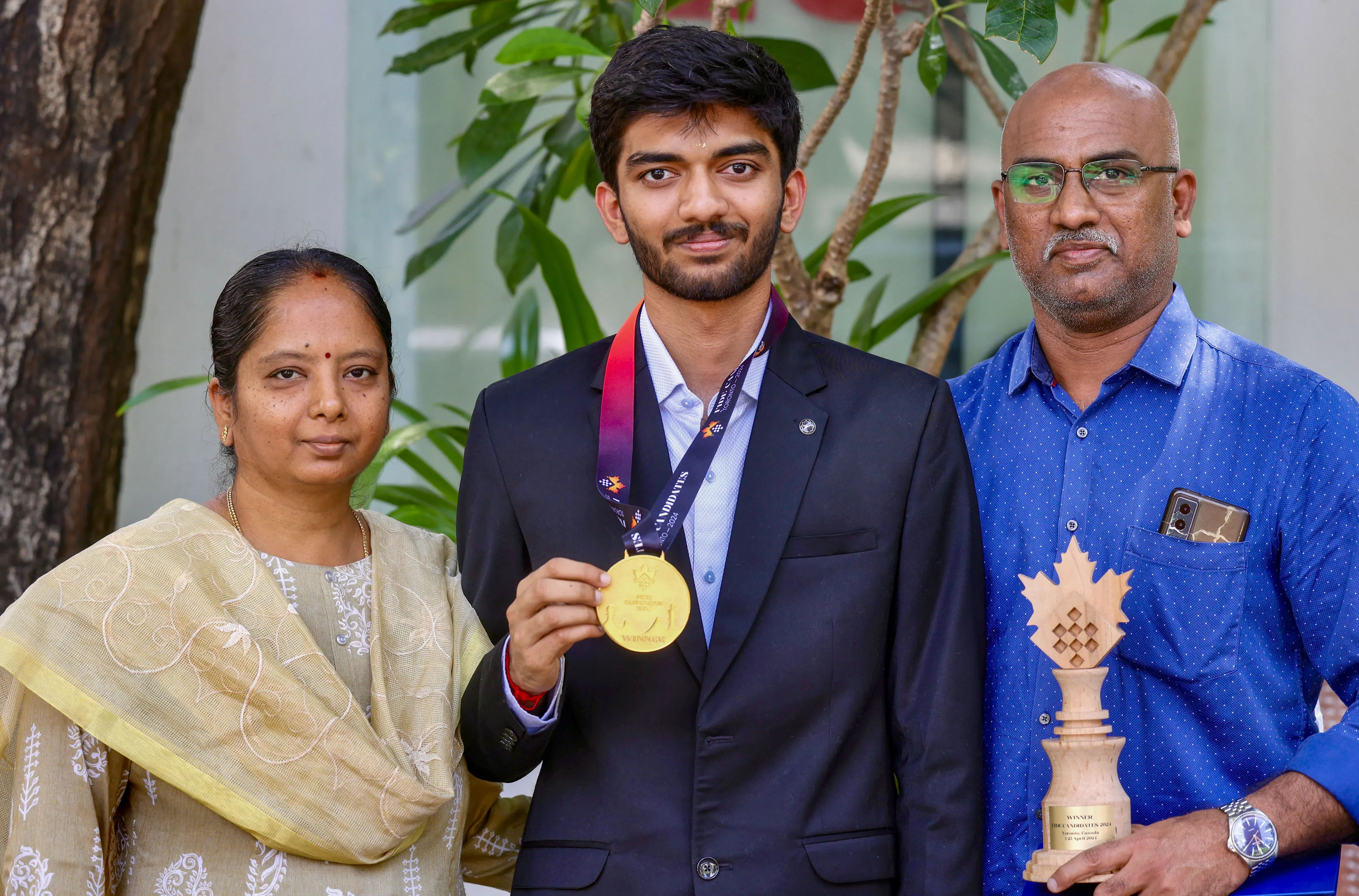 gukesh parents