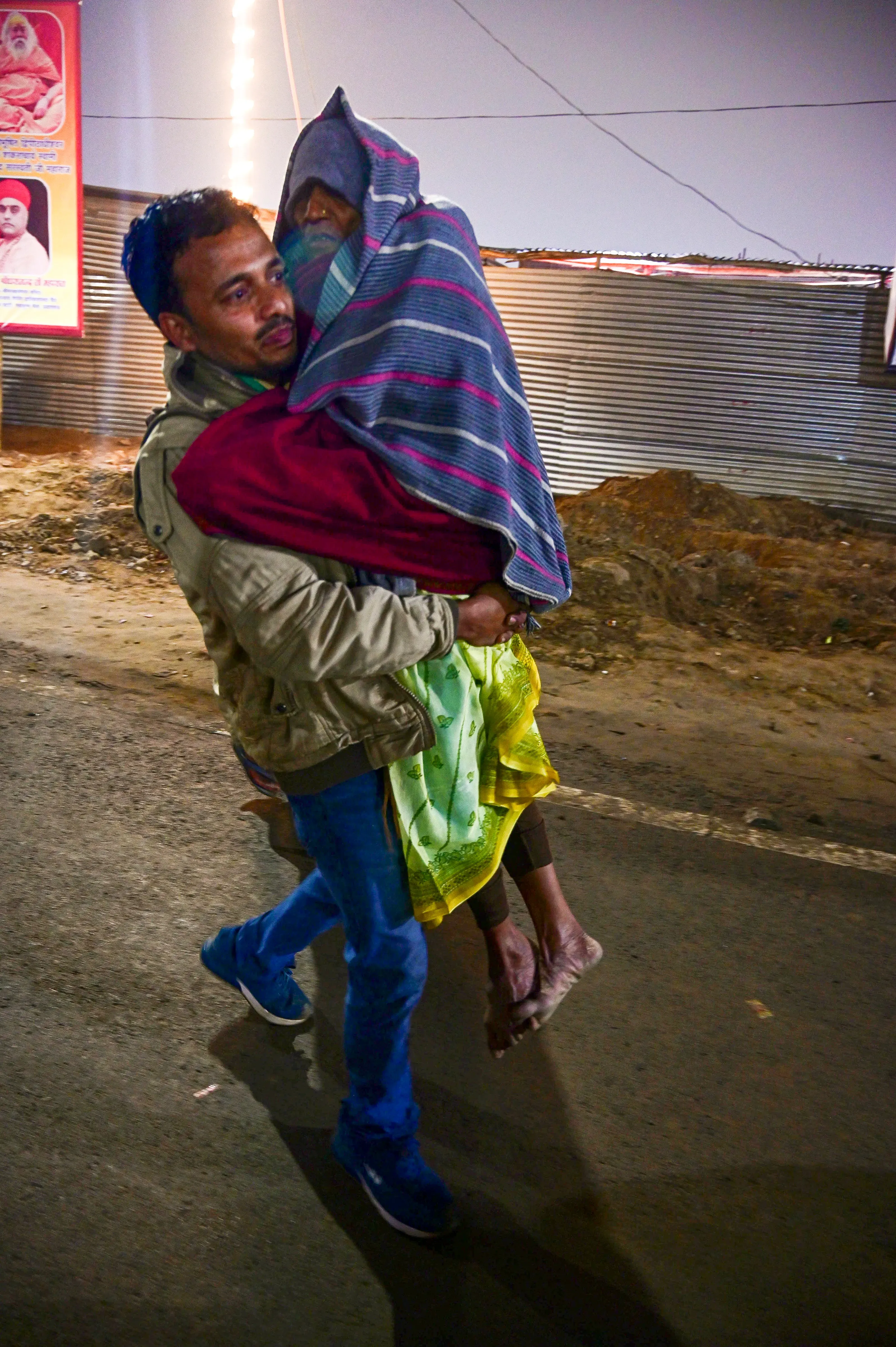 devotte carrying his mother