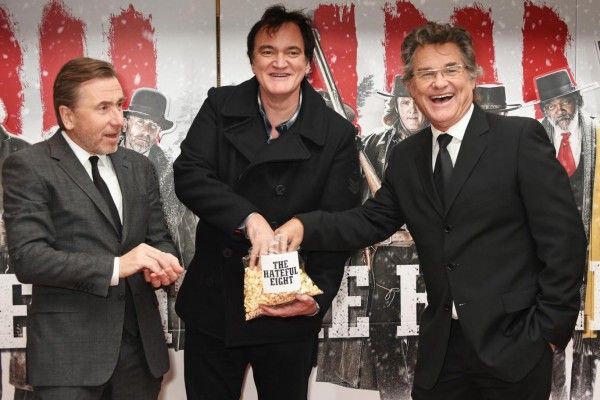 टैरेंटीनो हेटफुल एट के ऐक्टर्स के साथ. Source: standard.co.uk