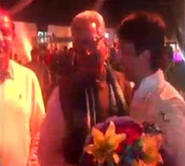 kumar-vishwas Om Mathur