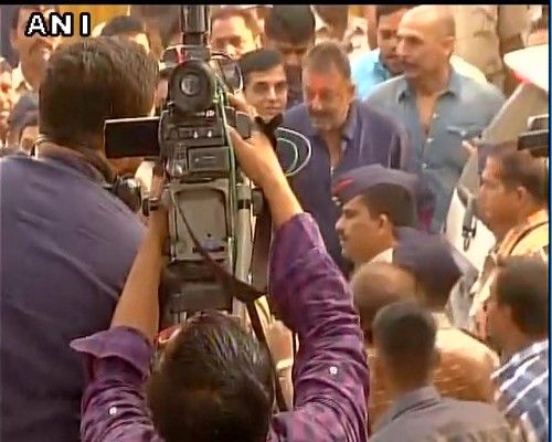 sanjay dutt meets press